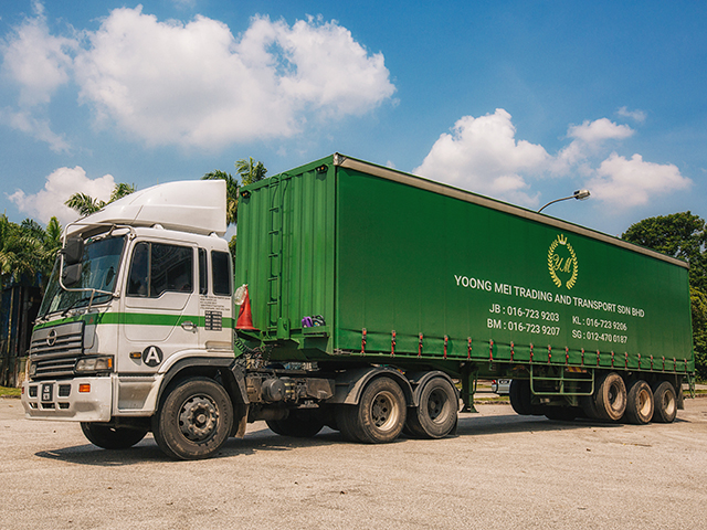 Yoong Mei 40 Footer(35ton) Side Curtain Lorry